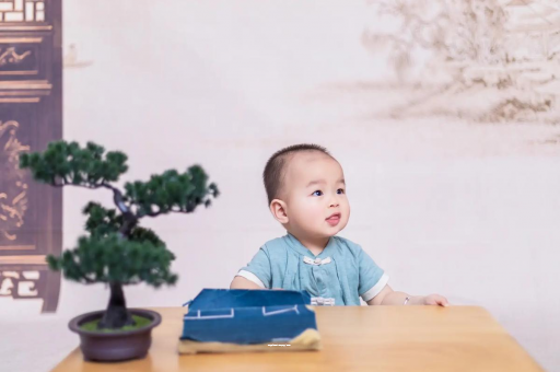 平顶山宝宝半夜吐了怎么回事 平顶山宝宝半夜吐了怎么回事